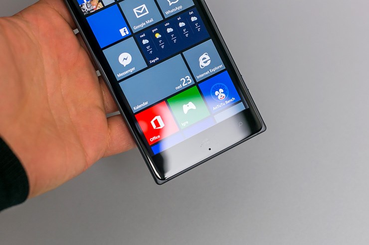 Nokia Lumia 830 (3).jpg